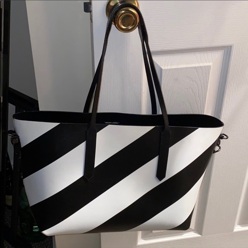 Off-White Medium Reversible Diagonal Stripe Tote - image 5